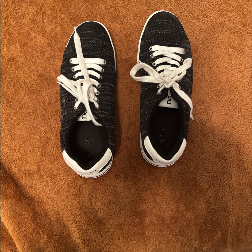 dexter bowling shoes Black Knit Lace-Up Sneakers with White Details